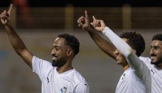 نيوم يفوز على العربي