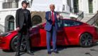 بعد خيبة تسلا وصدمة مغناطيس الصين.. إيلون ماسك يقلل ساعاته مع ترامب