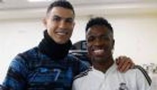 رفض أن يكون لطيفاً.. فينيسيوس جونيور يوجه رسالة إلى كريستيانو رونالدو