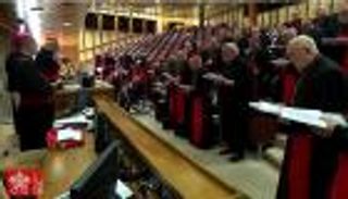 بعد وفاة البابا فرنسيس.. تفاصيل الإجتماع العالمي الأول للكرادلة (فيديو)