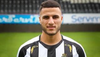 تيطراوي لاعب شارلروا