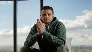 أحمد الفيشاوي ينشر فيديو نادر لوالده ينتقد فيه رقص الرجال