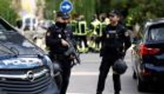 أم تبيع ابنتها بـ2000 يورو فتندم.. وهذا ما طالبها به المشترون