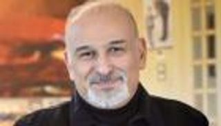 جمال سليمان يوضح كواليس فيديو «رفض التصوير مع معجبة»