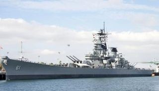 البارجة الحربية يو إس إس آيوا  