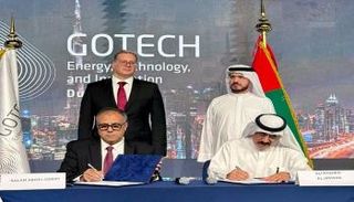 جانب من توقيع الاتفاقيات