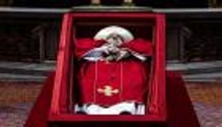 نقل نعش البابا فرنسيس إلى ساحة القديس بطرس