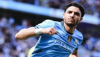 عمر مرموش نجم مانشستر سيتي