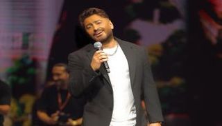 تامر حسني يوضح تفاصيل مشاركته في حفل قصر البارون