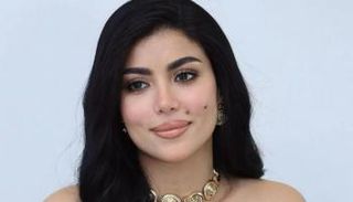 الفنانة كارولين عزمي 