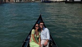 مي الغيطي توثق لحظات رومانسية من شهر العسل