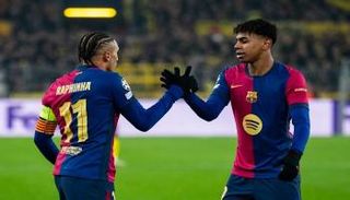 لامين يامال ورافينيا في برشلونة