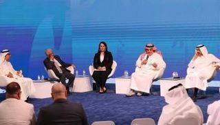 جانب من الندوة