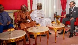 العاهل المغربي خلال لقائه وزراء خارجية بوركينا فاسو ومالي النيجر 