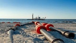 الحوثيون يحتجزون 15 سفينة في ميناء رأس عيسى