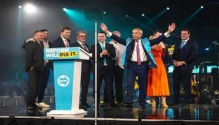 نايغل فاراغ خلال الحملة الانتخابية