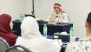 «أبوظبي للكتاب».. أكاديمي سعودي يقدم رؤيته للمنهج النقدي