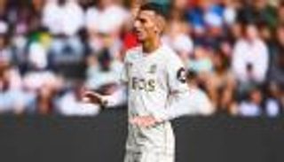 لتجنب منافسة محرز.. دور جديد لبوعناني يقربه من العودة للجزائر