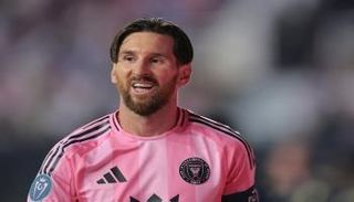 ليونيل ميسي قائد إنتر ميامي الأمريكي