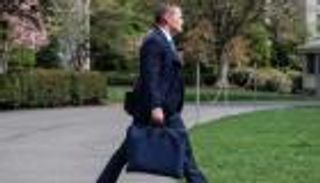 «فضيحة سيغنال» أم لقاء نتنياهو؟.. إقالة والتز تثير التكهنات