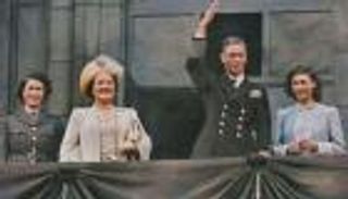 قبل 80 عاما.. قصة المغامرة السرية للملكة إليزابيث بيوم النصر