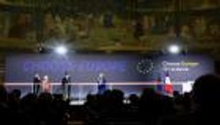 أوروبا تغري العقول بـ500 مليون يورو.. وترامب يصطدم بالجامعات (صور)