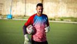 في الدوري الأردني.. خطأ فادح من حارس مرمى يثير صدمة الجماهير (فيديو)