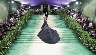 نيويورك تستقبل النجوم استعدادا لحفل Met Gala 2025