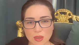 الفنانة مي عز الدين