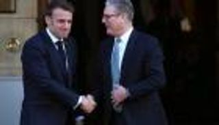 «الماكريل» قبل السلاح.. قصة لعبة «القط والفأر» بين فرنسا وبريطانيا