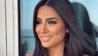 الفنانة جوري بكر