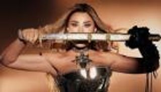 نجوى كرم تطلق ثاني أعمال ألبومها «زين الزين» بثلاث إطلالات مبهرة