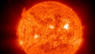 انفجار شمسي مذهل يهز الفضاء