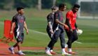 لسبب غريب.. الحجز على سيارة نجم مانشستر يونايتد