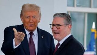 دونالد ترامب وكير ستارمر