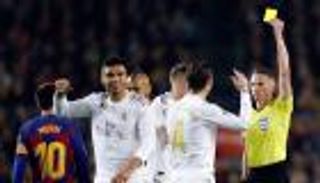 «مشجع برشلوني».. ريال مدريد يفضح أخطاء حكم الكلاسيكو (فيديو)