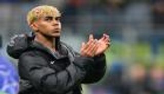 باسم «ريان».. لامين يامال يخدع مشجعة (فيديو)