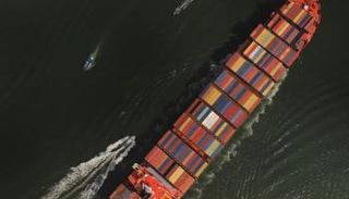 الاتفاق يؤثر على حركة إمدادات الصلب والأدوية عالميا