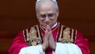 تفاصيل اللحظات الأولى بعد انتخاب البابا ليو الرابع عشر: العودة إلى منزله وطلب الراحة