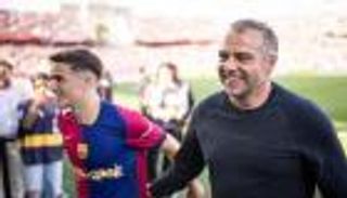 اتفاق في مطعم.. تفاصيل عقد فليك الجديد مع برشلونة
