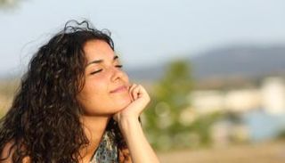 الامتناع عن الكلام حالة ذهنية تسمح للدماغ بإعادة التوازن