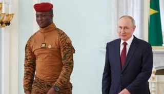 بوتين وتراوري في لقاء سابق