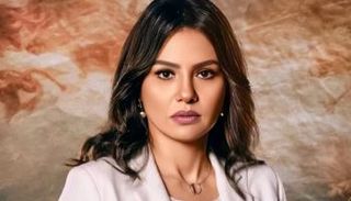 الفنانة دينا فؤاد