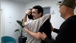 عيدان مع عائلته بعد الإفراج عنه