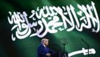 ترامب يعلن اعتزمه رفع العقوبات عن سوريا