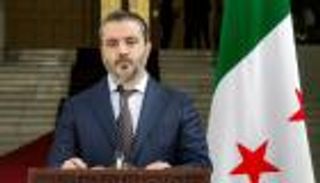 أول تعقيب سوري على قرار ترامب رفع العقوبات.. واحتفالات بشوارع دمشق