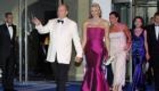 إطلالات ملكية تزيّن مهرجان كان السينمائي.. وتخطف عدسات المصورين (صور)