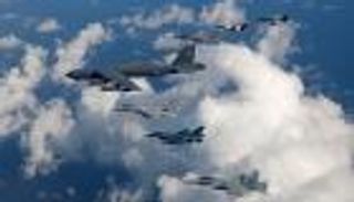 «بي-52» تواكب التوترات.. «القاذفة النووية العملاقة» في المنطقة
