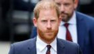 رغم رغبته بإنهاء المقاطعة.. سر رفض العائلة المالكة المصالحة مع هاري