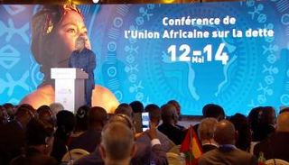 جانب من فعاليات قمة لومي حول الديون